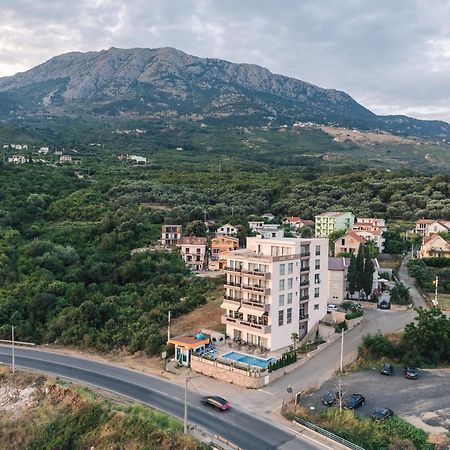 Lux Hotel M Dobra Voda Dış mekan fotoğraf