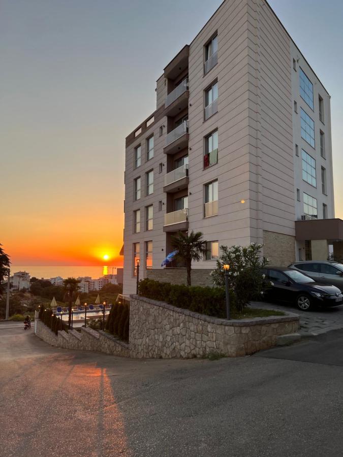 Lux Hotel M Dobra Voda Dış mekan fotoğraf