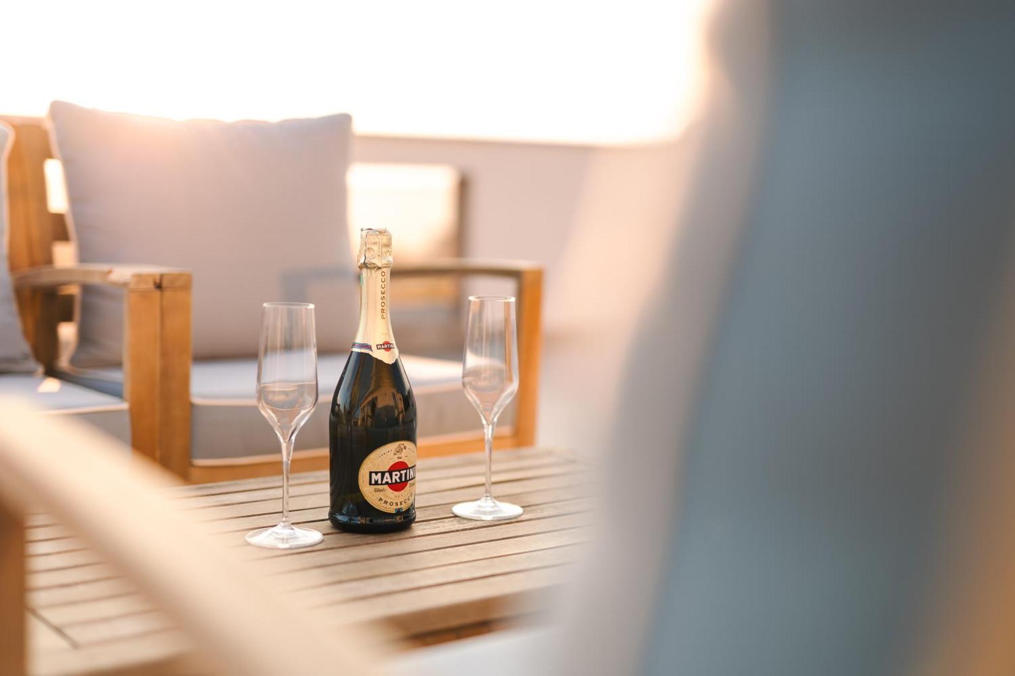 Lux Hotel M Dobra Voda Dış mekan fotoğraf
