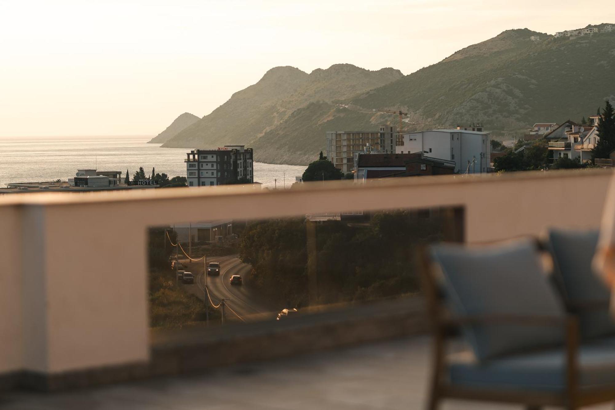 Lux Hotel M Dobra Voda Dış mekan fotoğraf
