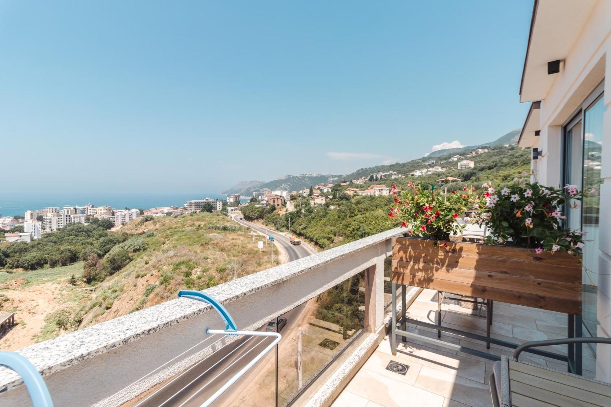 Lux Hotel M Dobra Voda Dış mekan fotoğraf