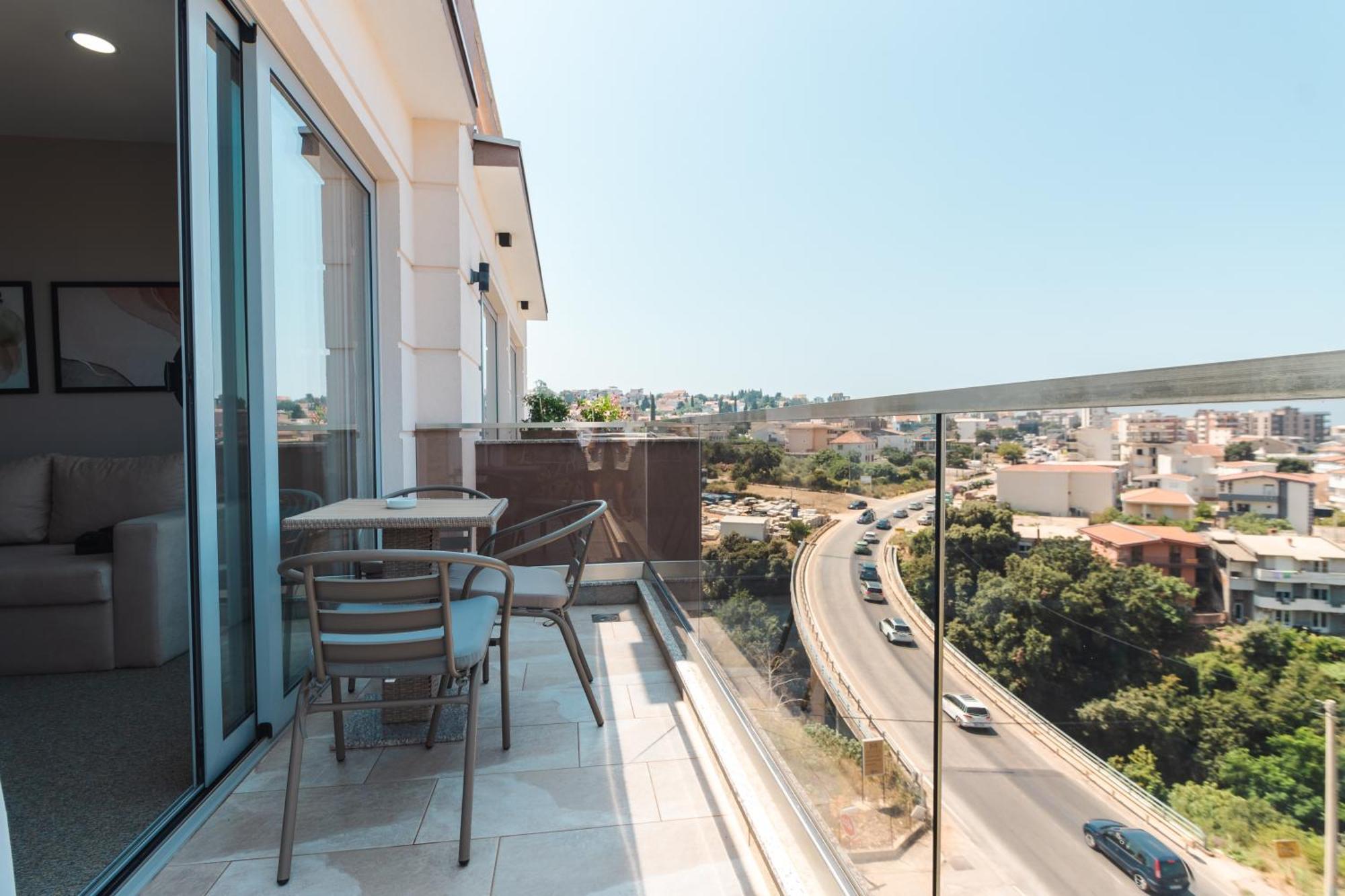 Lux Hotel M Dobra Voda Dış mekan fotoğraf
