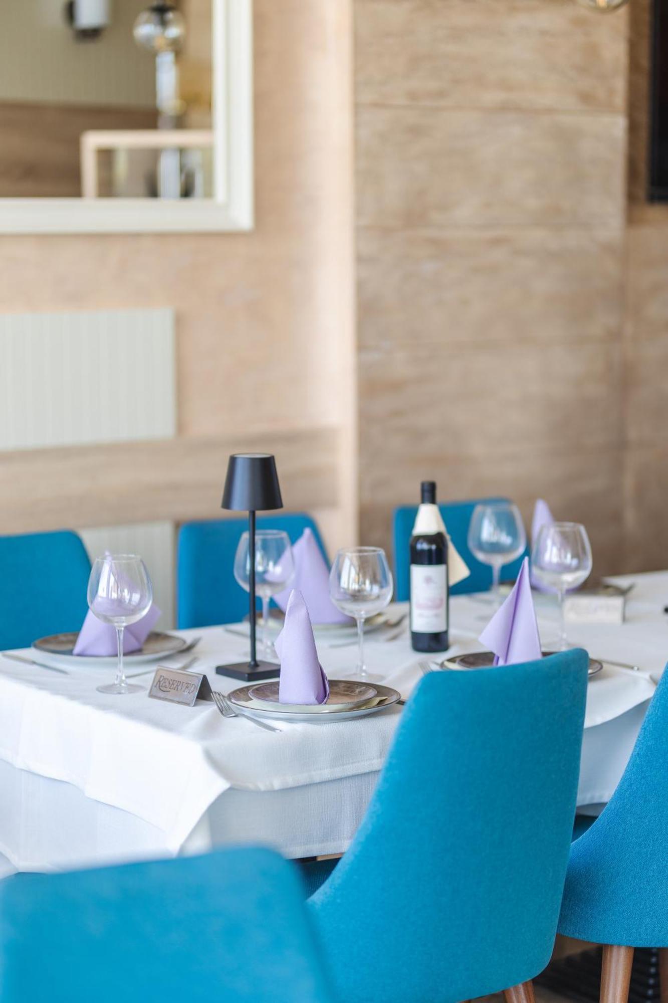 Lux Hotel M Dobra Voda Dış mekan fotoğraf