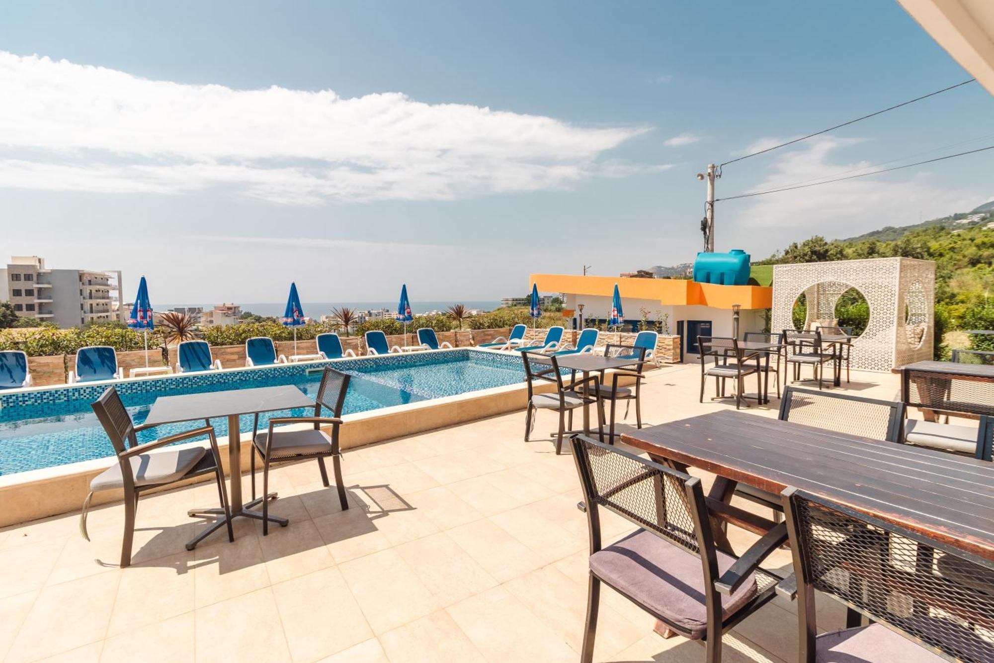 Lux Hotel M Dobra Voda Dış mekan fotoğraf