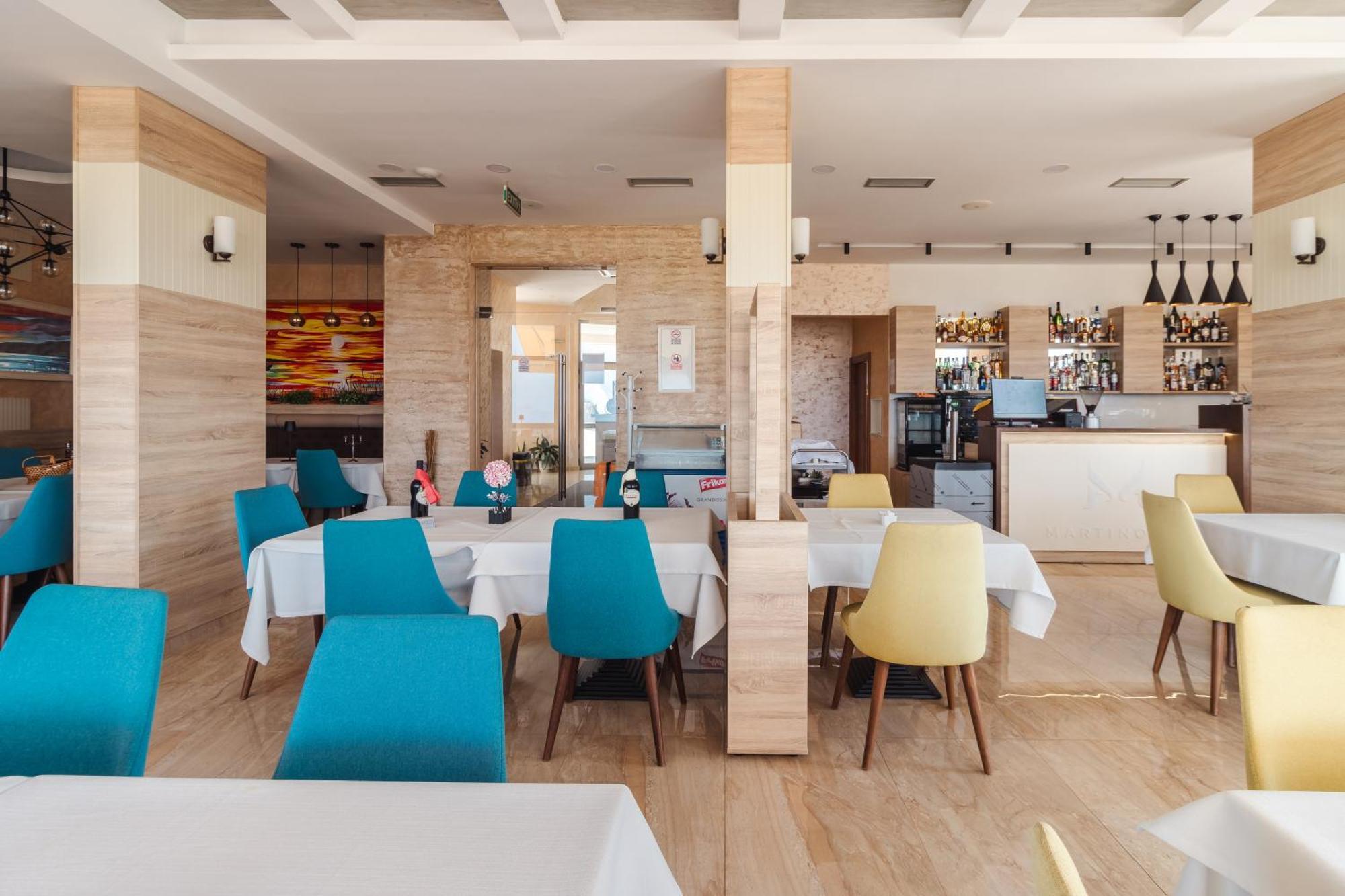 Lux Hotel M Dobra Voda Dış mekan fotoğraf