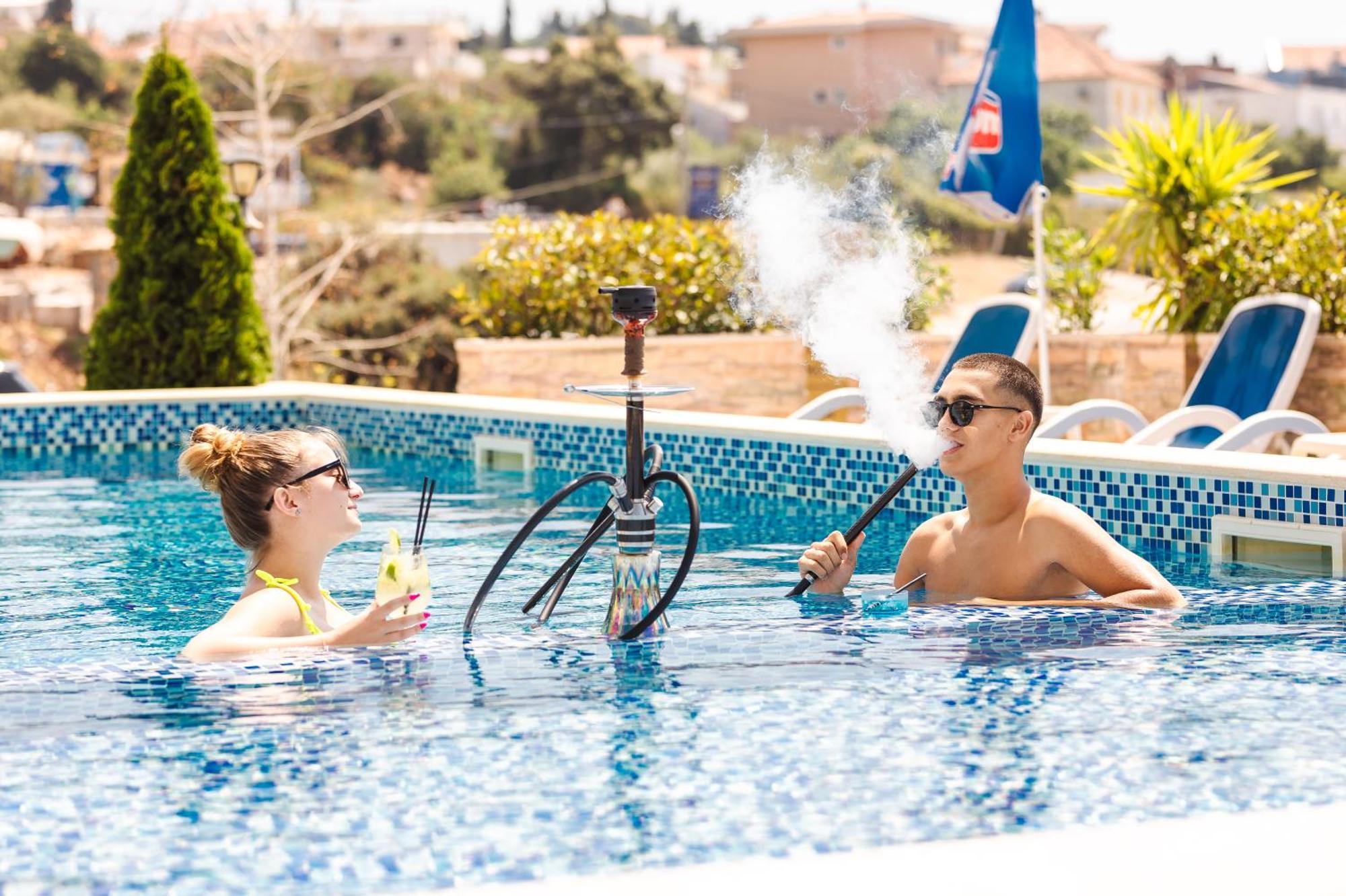 Lux Hotel M Dobra Voda Dış mekan fotoğraf