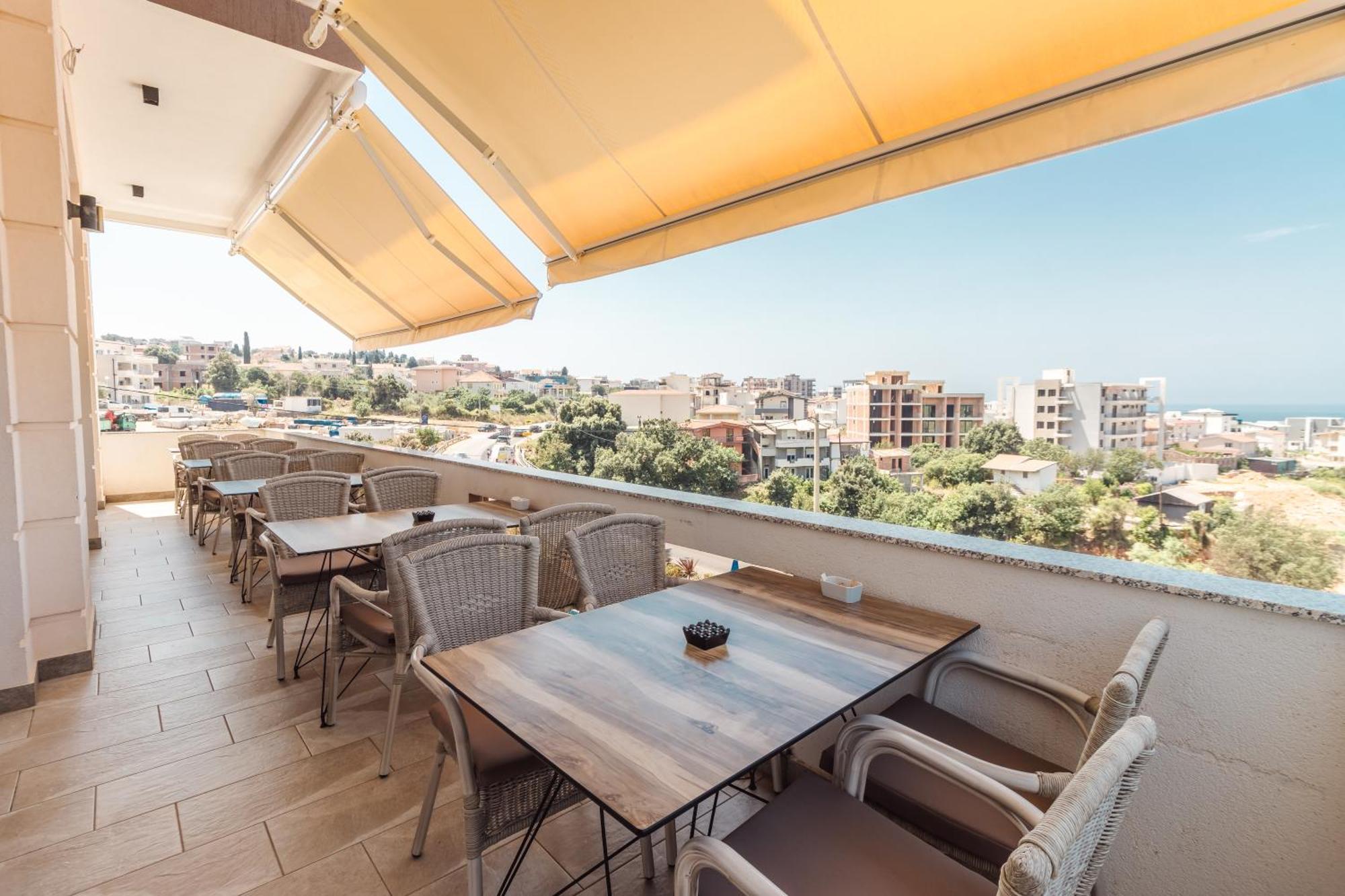 Lux Hotel M Dobra Voda Dış mekan fotoğraf