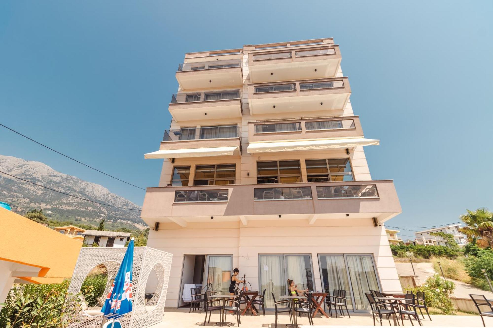 Lux Hotel M Dobra Voda Dış mekan fotoğraf